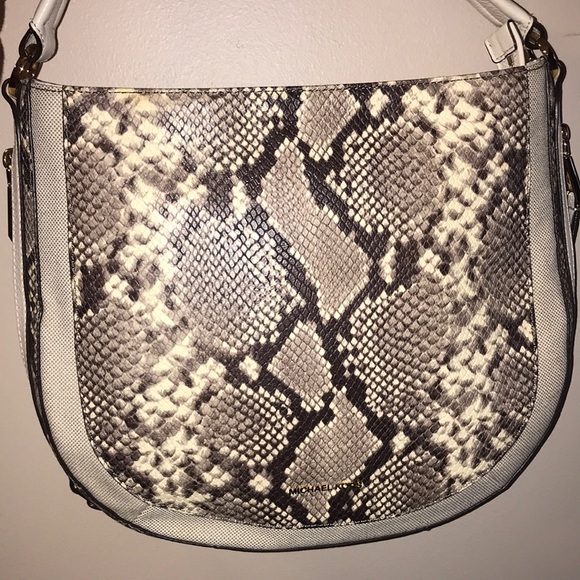MK shoulder/crossbody 🐍 - Picture 2 of 16